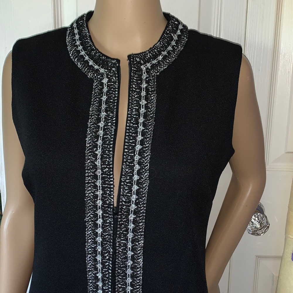 Vintage 60’s Mod black & Silver zippered front black sleeveless dress M